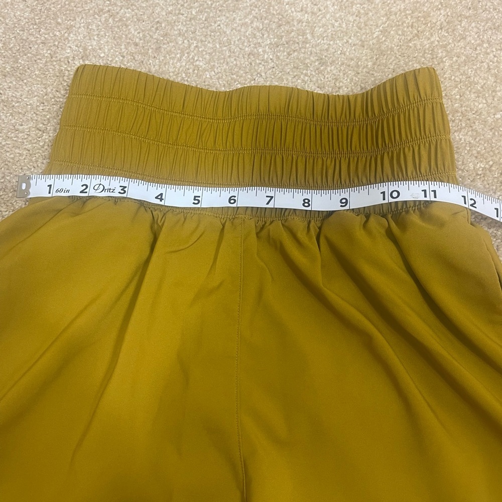 NIKE high waist loose fit Dri Fit shorts size XS - Picture 3 of 3
